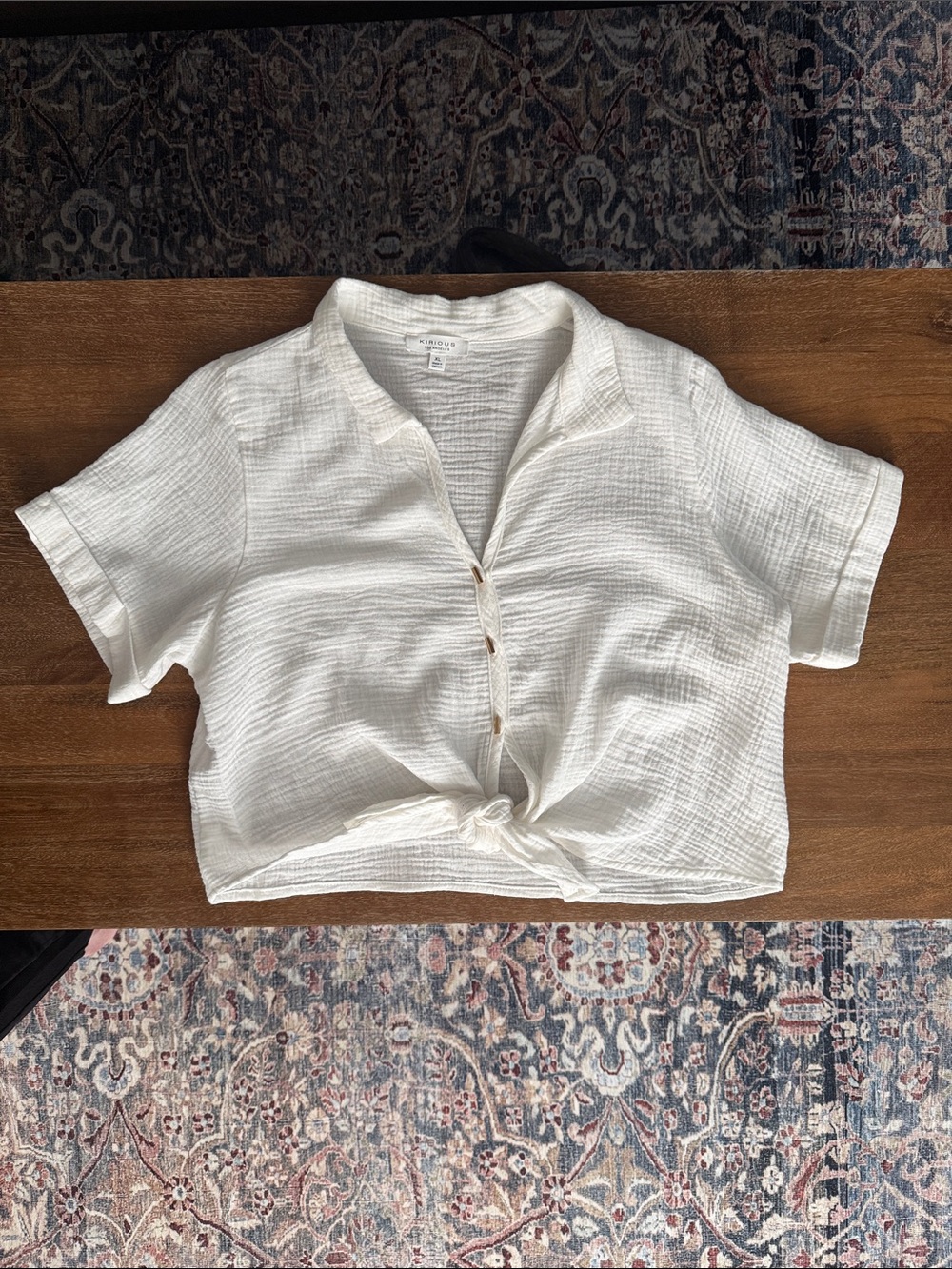 Cropped Textured Button-Front Tie Top in White